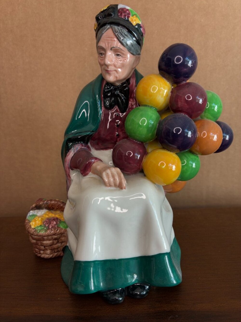 ROYAL DOULTON FIGURINE - "THE OLD BALLOON SELLER" - 1935